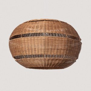 candeeiro suspenso rattan para exterior oblate bulang o800 mm iluzzia.jpg